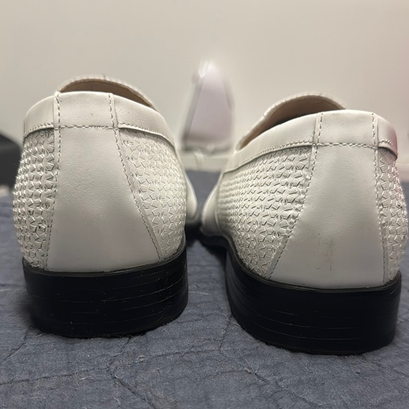 Stacy Adam’s 9.5 Size Men's White Loafers with Silver Accent - Picture 4 of 5
